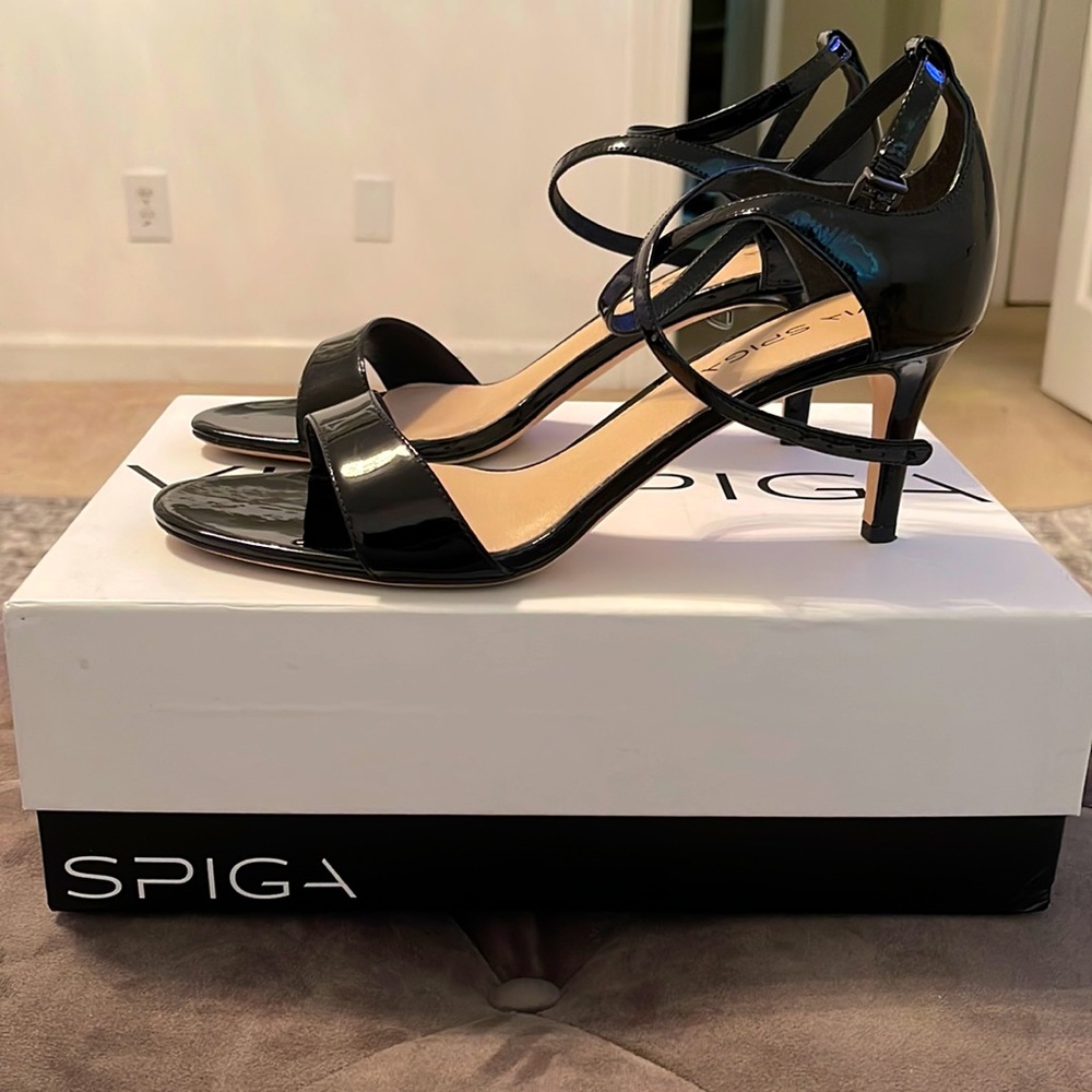 Via Spiga V-Leesa Patent Leather Heels